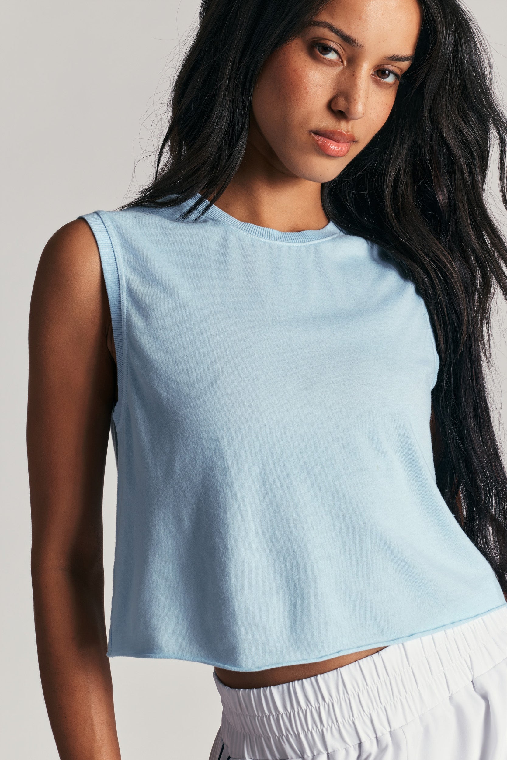 T-shirt court sans manches
